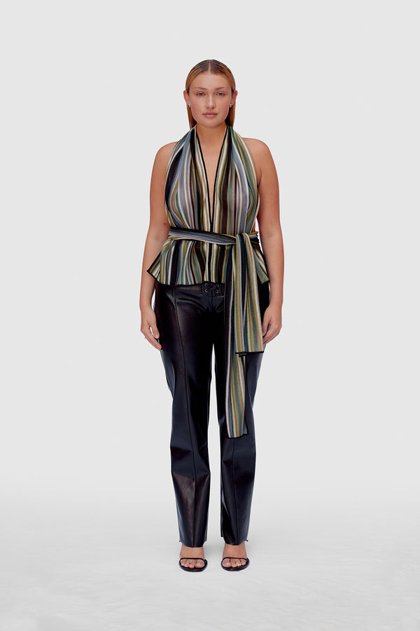Jasmine wearing size L