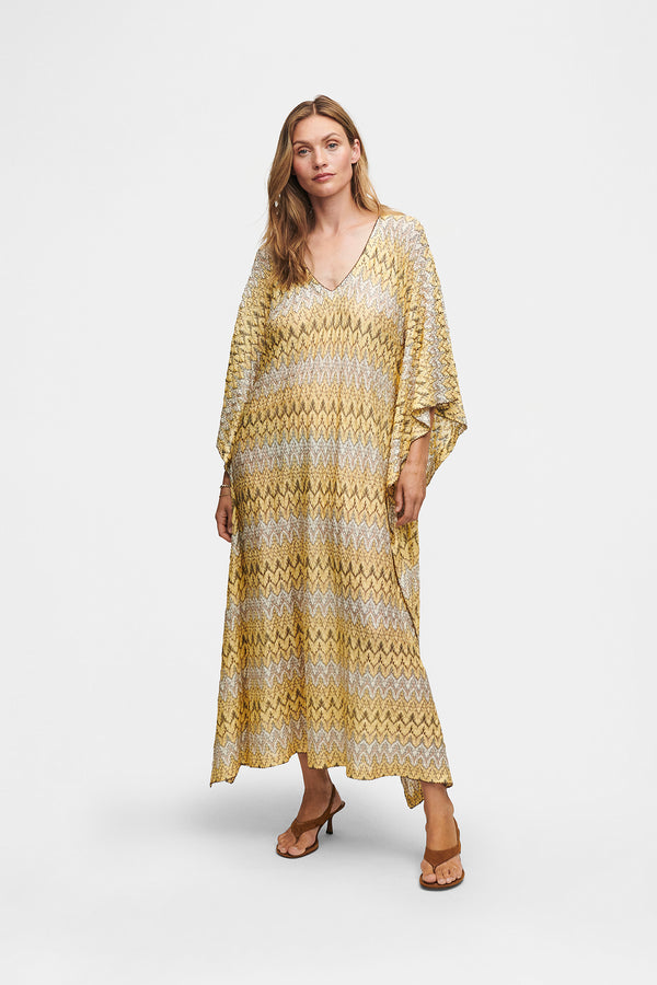Caroline wearing size S