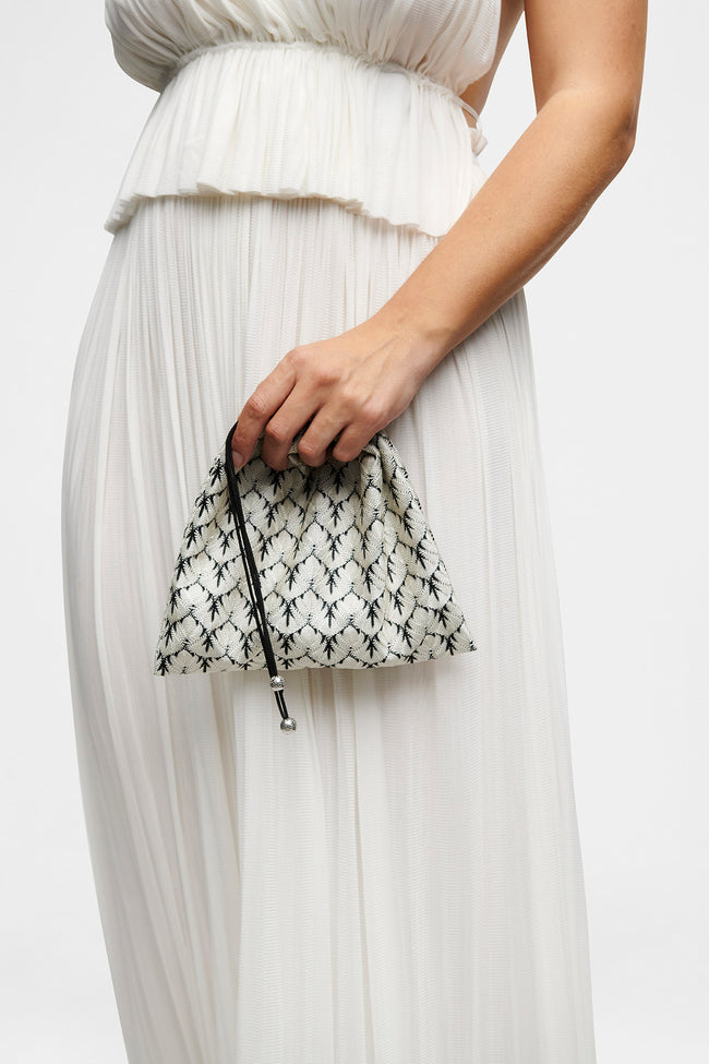 BW Knit Beach Pouch
