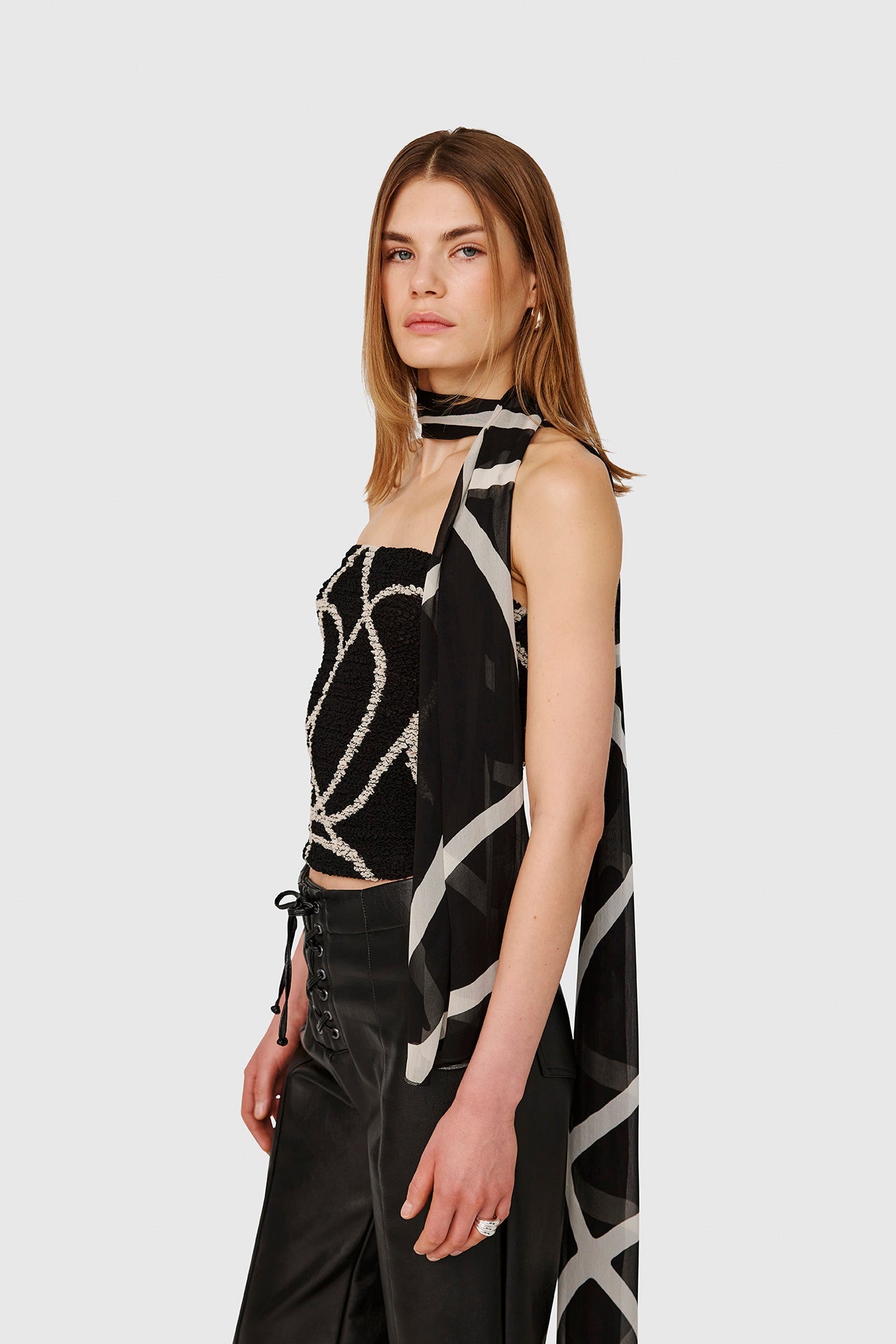 Black & White Nido Scarf - Product - Hanne Bloch